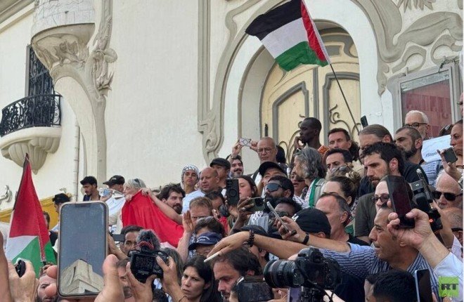 هيئة أسطول الصمود: حادثة احتراق سفينة عرضية والرحلة نحو غزة ماضية كما هي هيئة أسطول الصمود: حادثة احتراق سفينة عرضية والرحلة نحو غزة ماضية كما هي