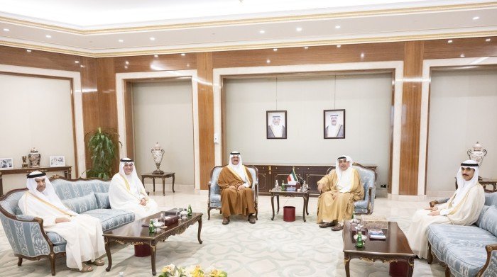 وزير شؤون الديوان الأميري ورئيس ديوان ولي العهد يستقبلان سفراء السعودية والبحرين وقطر وزير شؤون الديوان الأميري ورئيس ديوان ولي العهد يستقبلان سفراء السعودية والبحرين وقطر