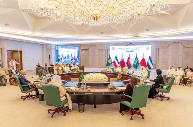 وزير (الشؤون): تعزيز التنمية الاجتماعية الخليجية يعكس التكامل بين دول (مجلس التعاون) وزير (الشؤون): تعزيز التنمية الاجتماعية الخليجية يعكس التكامل بين دول (مجلس التعاون)