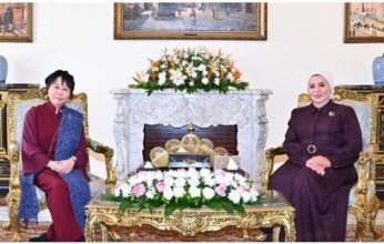 السيدة انتصار السيسي ترحب بحرم رئيس سنغافورة