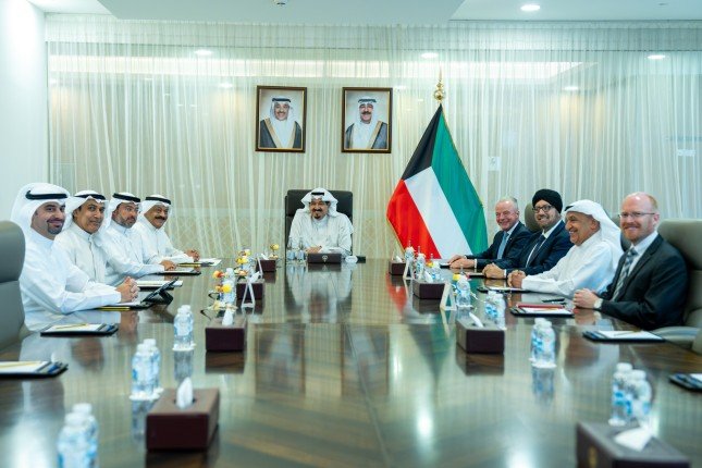 رئيس مجلس الوزراء يستعرض مع وفد (بوينغ) التعاون بين الكويت والشركة وسبل تعزيز الشراكة بين الجانبين رئيس مجلس الوزراء يستعرض مع وفد (بوينغ) التعاون بين الكويت والشركة وسبل تعزيز الشراكة بين الجانبين