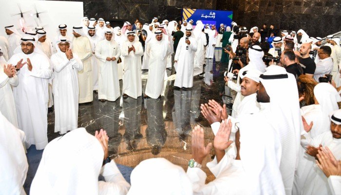 وزير الإعلام والثقافة يطلق الحملة الوطنية الكويتية "الريادة بالإرادة" وزير الإعلام والثقافة يطلق الحملة الوطنية الكويتية "الريادة بالإرادة"