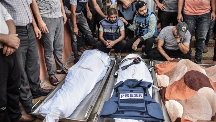 الاحتلال الإسرائيلي يغتال الصحفي الفلسطيني محمد الصوالحي في مدينة غزة الاحتلال الإسرائيلي يغتال الصحفي الفلسطيني محمد الصوالحي في مدينة غزة