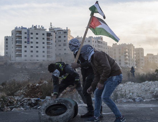 الخارجية الفلسطينية تحذر من مخاطر محاولات الاحتلال تفجير الأوضاع فى الضفة الخارجية الفلسطينية تحذر من مخاطر محاولات الاحتلال تفجير الأوضاع فى الضفة