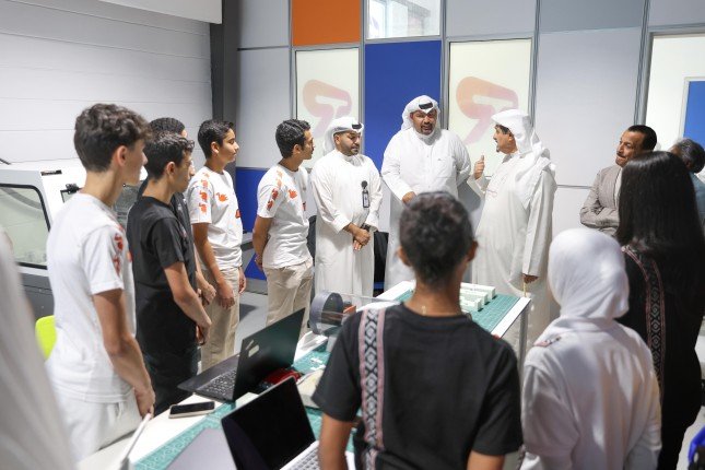 الكويت.. رئيس مجلس الوزراء يزور مركز صباح الأحمد للموهبة والإبداع الكويت.. رئيس مجلس الوزراء يزور مركز صباح الأحمد للموهبة والإبداع