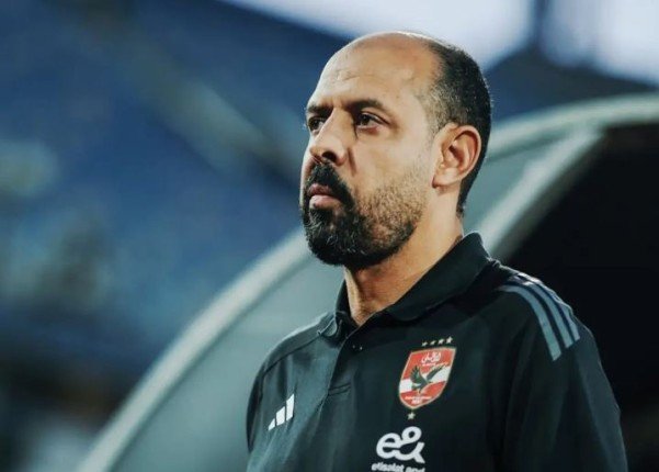 مهاجم وحيد.. النحاس يعلن تشكيل الأهلي استعدادًا لمباراة الزمالك مهاجم وحيد.. النحاس يعلن تشكيل الأهلي استعدادًا لمباراة الزمالك