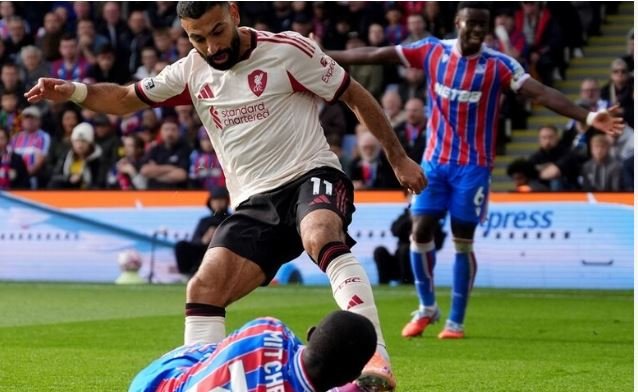 ليفربول يتعرض للهزيمة الأولى بـ "البريميرليج" ليفربول يتعرض للهزيمة الأولى بـ "البريميرليج"