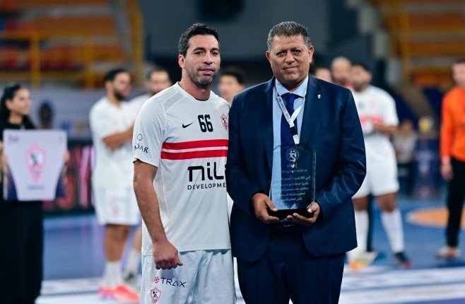 اتحاد الطائرة يكرم نجم الزمالك قبل مواجهة برشلونة اتحاد الطائرة يكرم نجم الزمالك قبل مواجهة برشلونة