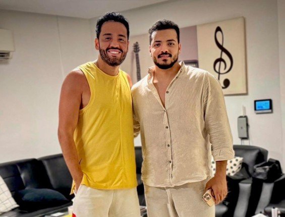 رامي جمال يطرح "بالي مش بيهدي" خلال أيام ويحتفل بنجاح ألبومه الأخير رامي جمال يطرح "بالي مش بيهدي" خلال أيام ويحتفل بنجاح ألبومه الأخير