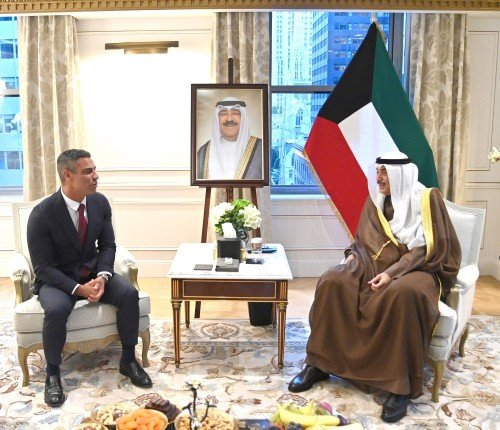 ولي العهد الكويتي يستقبل عمدة مدينة ميامي الأمريكية ولي العهد الكويتي يستقبل عمدة مدينة ميامي الأمريكية