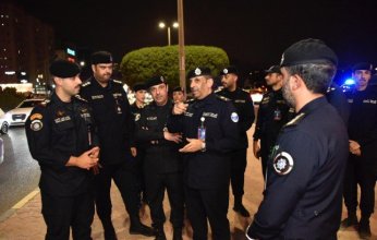 الداخلية الكويتية تنفذ حملة أمنية ومرورية في منطقة صباح السالم لضبط المطلوبين والخارجين عن القانون