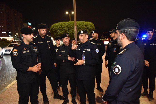 الداخلية الكويتية تنفذ حملة أمنية ومرورية في منطقة صباح السالم لضبط المطلوبين والخارجين عن القانون الداخلية الكويتية تنفذ حملة أمنية ومرورية في منطقة صباح السالم لضبط المطلوبين والخارجين عن القانون