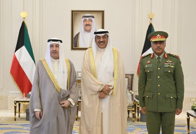 ولي عهد الكويت يستقبل وكيل الحرس الوطني بمناسبة تعيينه بمنصبه الجديد ولي عهد الكويت يستقبل وكيل الحرس الوطني بمناسبة تعيينه بمنصبه الجديد
