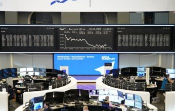الأسهم الأوروبية تتراجع بضغط من هبوط الأسهم الفرنسية بعد انهيار الحكومة