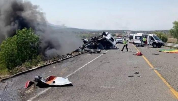 كوارث الطرق السريعة.. مصرع 63 شخصا جراء حادث تصادم فى أوغندا كوارث الطرق السريعة.. مصرع 63 شخصا جراء حادث تصادم فى أوغندا