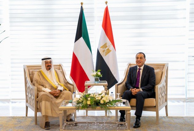 رئيس مجلس الوزراء الكويتي يعقد جلسة مباحثات رسمية مع نظيره المصري رئيس مجلس الوزراء الكويتي يعقد جلسة مباحثات رسمية مع نظيره المصري