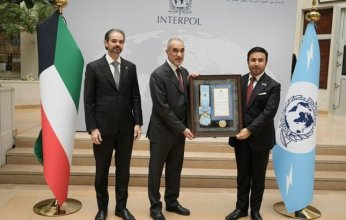 الكويت والإنتربول يبحثان سبل مكافحة الجريمة المنظمة والتهريب