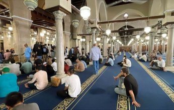 انتهاء صلاة الجنازة على الدكتور أحمد عمر هاشم بحضور شيخ الأزهر وكبار العلماء