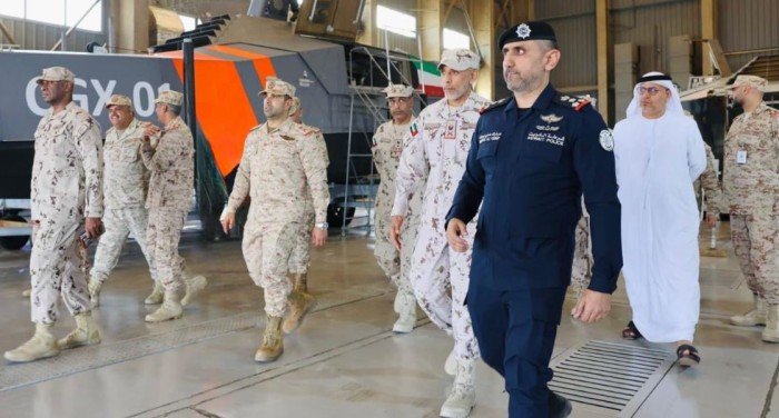 نائب رئيس الأركان الكويتي ونظيره الإماراتي يقومان بزيارة إلى قاعدة صباح الأحمد لخفر السواحل نائب رئيس الأركان الكويتي ونظيره الإماراتي يقومان بزيارة إلى قاعدة صباح الأحمد لخفر السواحل