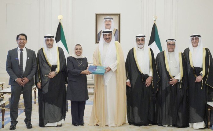 ولي العهد الكويتي يستقبل رئيس وأعضاء مجلس الإدارة التأسيسي لجامعة عبد الله السالم ولي العهد الكويتي يستقبل رئيس وأعضاء مجلس الإدارة التأسيسي لجامعة عبد الله السالم