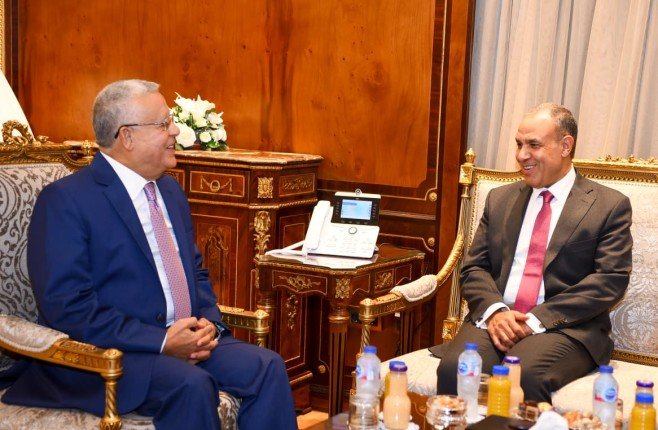 مصر.. وزير الخارجية يلتقي رئيس مجلس النواب مصر.. وزير الخارجية يلتقي رئيس مجلس النواب