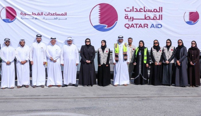 قطر تدشن جسرا بريا من المساعدات الإنسانية لدعم الشعب الفلسطيني الشقيق في غزة قطر تدشن جسرا بريا من المساعدات الإنسانية لدعم الشعب الفلسطيني الشقيق في غزة