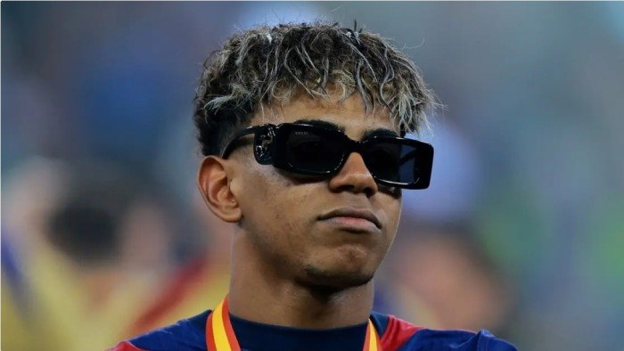 قبل الكلاسيكو.. نجم برشلونة يتهم ريال مدريد بسرقة المباريات قبل الكلاسيكو.. نجم برشلونة يتهم ريال مدريد بسرقة المباريات