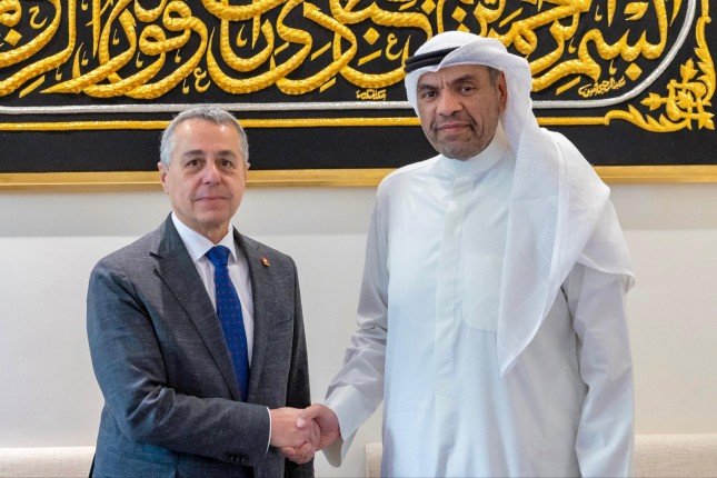 وزير الخارجية الكويتي يستقبل نظيره السويسري بمناسبة زيارته للبلاد وزير الخارجية الكويتي يستقبل نظيره السويسري بمناسبة زيارته للبلاد