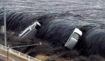 قوة إعصار ميليسا تنخفض للفئة الثالثة مع اقترابها من كوبا