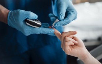 اختراق طبي يبشّر بعلاج جذري لمضاعفات السكري المزمنة