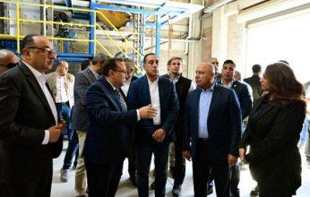 رئيس الوزراء المصري يفتتح مصنع "سيناي للمستلزمات الطبية" لتوطين صناعة القفازات