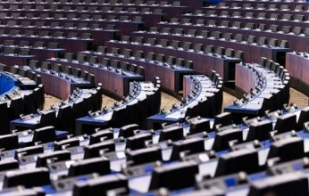 البرلمان الأوروبي يتبنى قرارا يدعو إلى إسقاط الطائرات الروسية وتصنيف موسكو "دولة راعية للإرهاب".. ماذا يحدث؟