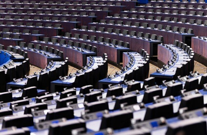 البرلمان الأوروبي يتبنى قرارا يدعو إلى إسقاط الطائرات الروسية وتصنيف موسكو "دولة راعية للإرهاب".. ماذا يحدث؟ البرلمان الأوروبي يتبنى قرارا يدعو إلى إسقاط الطائرات الروسية وتصنيف موسكو "دولة راعية للإرهاب".. ماذا يحدث؟