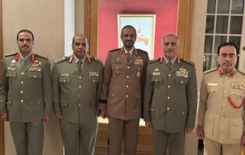 وكيل الحرس الوطني يبحث مع قائد الحرس الوطني الإماراتي تعزيز التعاون وتبادل الخبرات