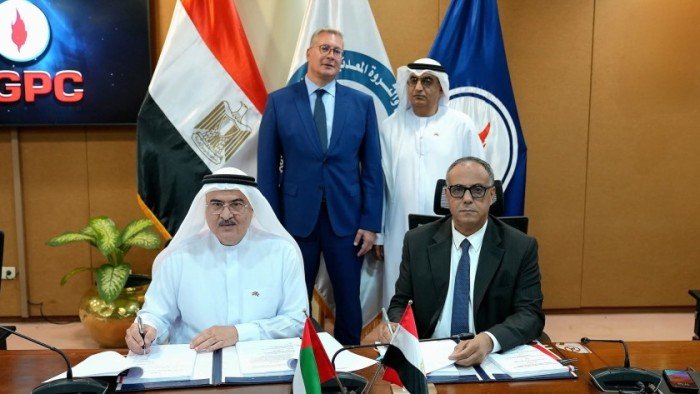 وزير البترول يشهد توقيع ثلاث اتفاقيات مع إمارة الفجيرة وزير البترول يشهد توقيع ثلاث اتفاقيات مع إمارة الفجيرة