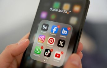 دراسة بريطانية تحذر: النشر والتصفح الليلي على وسائل التواصل يهددان الصحة النفسية