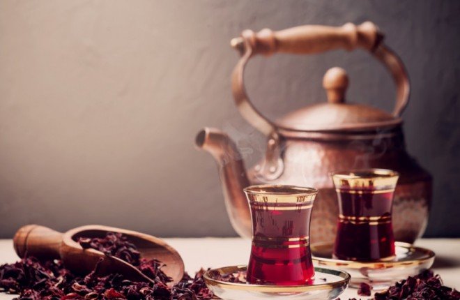 أبحاث حديثة: 4 أكواب من الشاي الأسود يوميًا تحمي القلب وتخفض ضغط الدم والكوليسترول أبحاث حديثة: 4 أكواب من الشاي الأسود يوميًا تحمي القلب وتخفض ضغط الدم والكوليسترول