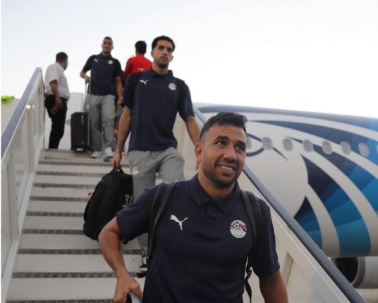 وصول بعثة منتخب مصر مطار القاهرة بعد الصعود لكأس العالم (صور) وصول بعثة منتخب مصر مطار القاهرة بعد الصعود لكأس العالم (صور)