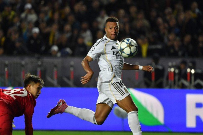 مبابي يفوز بجائزة أفضل لاعب في الجولة الثانية من دوري أبطال أوروبا مبابي يفوز بجائزة أفضل لاعب في الجولة الثانية من دوري أبطال أوروبا