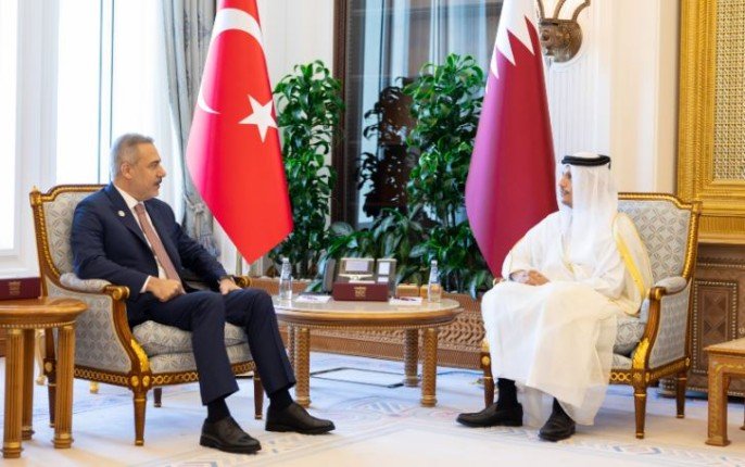 قطر وتركيا تبحثان سبل تعزيز علاقات التعاون بين البلدين قطر وتركيا تبحثان سبل تعزيز علاقات التعاون بين البلدين