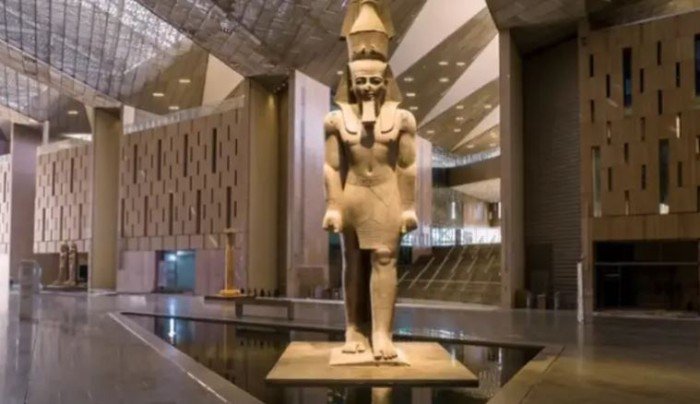 شاهد.. أحمد حلمي ينشر فيديو للمتحف المصري الكبير ويعلق: "تحيا مصر" شاهد.. أحمد حلمي ينشر فيديو للمتحف المصري الكبير ويعلق: "تحيا مصر"