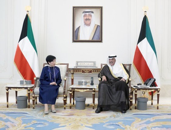 ولي العهد الكويتي يستقبل حاكمة طوكيو والوفد المرافق بمناسبة زيارتها للبلاد ولي العهد الكويتي يستقبل حاكمة طوكيو والوفد المرافق بمناسبة زيارتها للبلاد