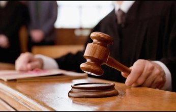 مشهد صادم.. مقتل قاضٍ خلال محاكمة في ألبانيا