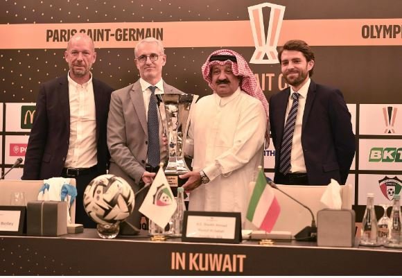 الاتحاد الكويتي يوقع عقد استضافة (السوبر الفرنسي) مع رابطة دوري المحترفين الفرنسي الاتحاد الكويتي يوقع عقد استضافة (السوبر الفرنسي) مع رابطة دوري المحترفين الفرنسي