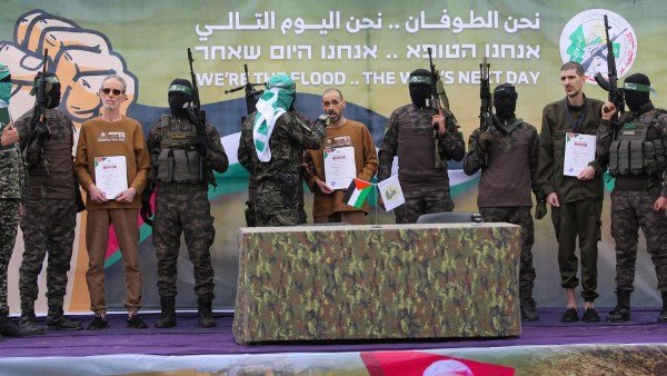 حماس: سلمنا جثامين الأسرى التي استطعنا الوصول إليها حماس: سلمنا جثامين الأسرى التي استطعنا الوصول إليها