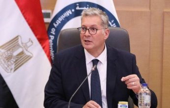 وزير البترول يهنئ وزير العمل بإعادة انتخاب مصر رئيسًا لمنظمة العمل العربية