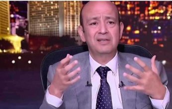 تعليق ساخر لـ عمرو أديب بشأن انتقال صلاح لصفوف الأهلي
