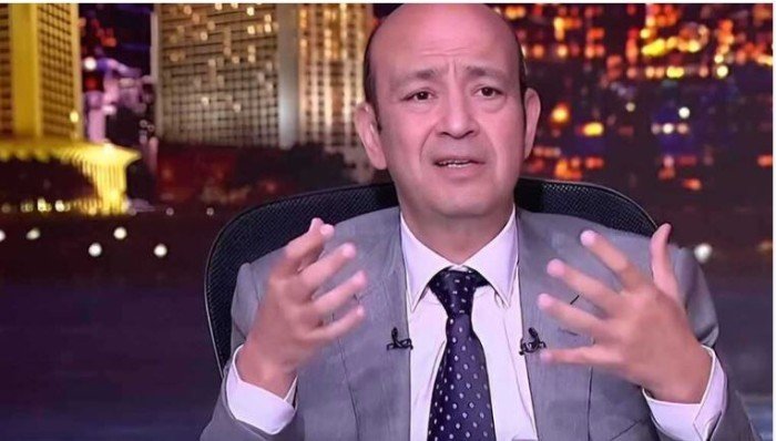 تعليق ساخر لـ عمرو أديب بشأن انتقال صلاح لصفوف الأهلي تعليق ساخر لـ عمرو أديب بشأن انتقال صلاح لصفوف الأهلي