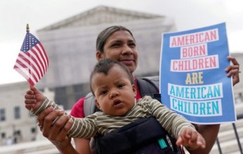 محكمة أمريكية توقف مساعي ترامب لإنهاء حق الجنسية بالولادة