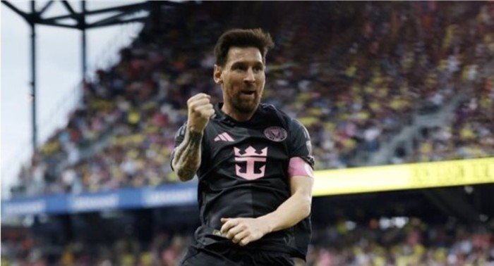 ميسي يحصد الحذاء الذهبي بالدوري الأمريكي ميسي يحصد الحذاء الذهبي بالدوري الأمريكي